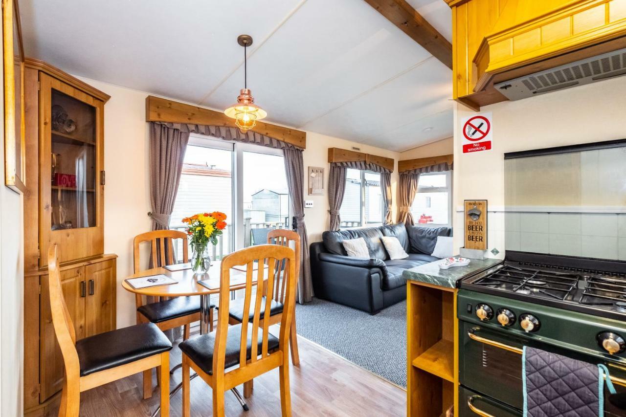Caravan Beach Holiday Hotel Saint Osyth ภายนอก รูปภาพ