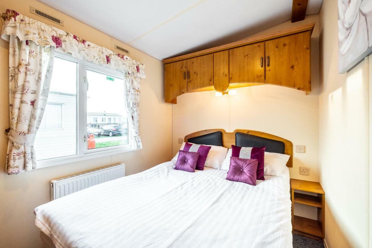 Caravan Beach Holiday Hotel Saint Osyth ภายนอก รูปภาพ