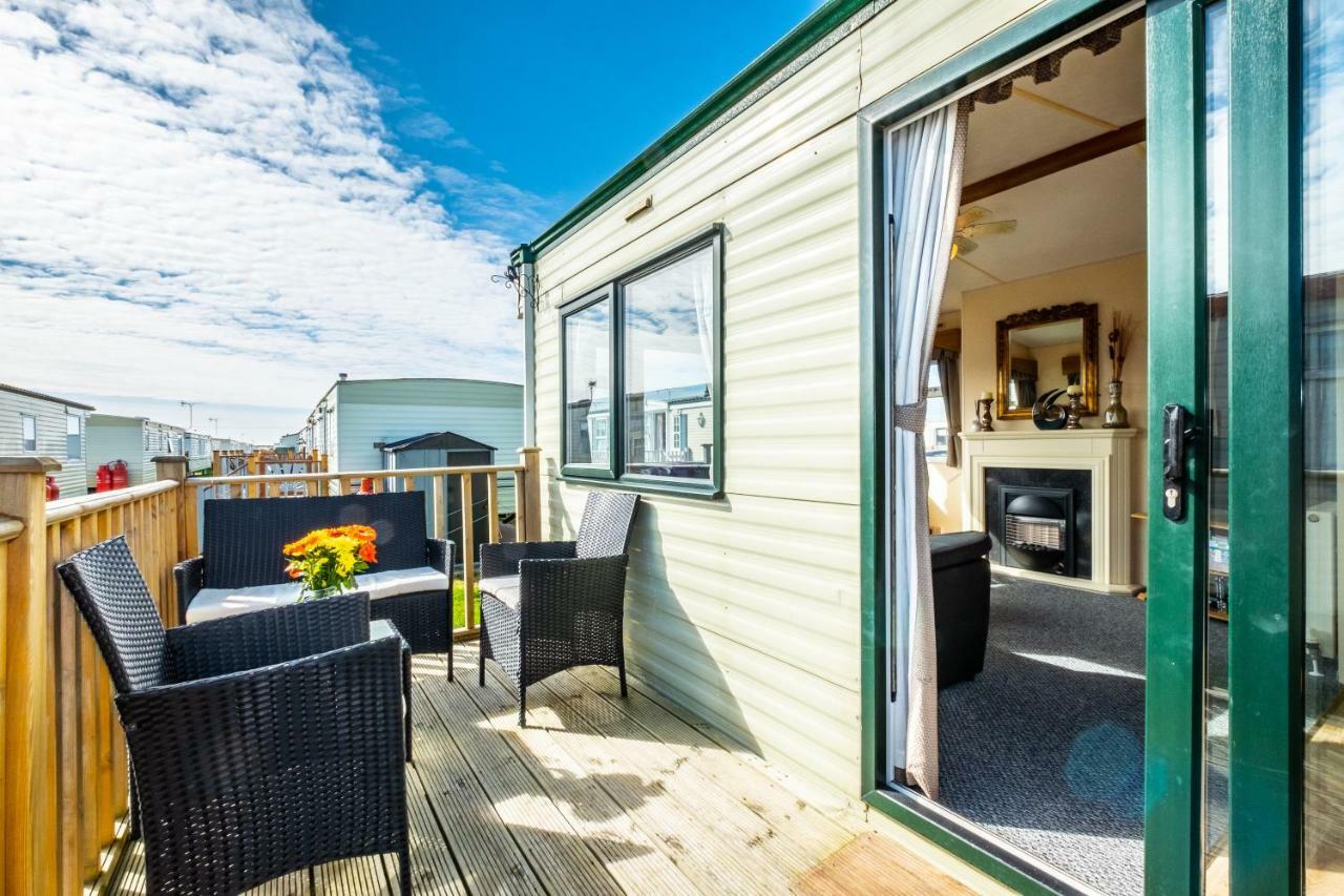 Caravan Beach Holiday Hotel Saint Osyth ภายนอก รูปภาพ
