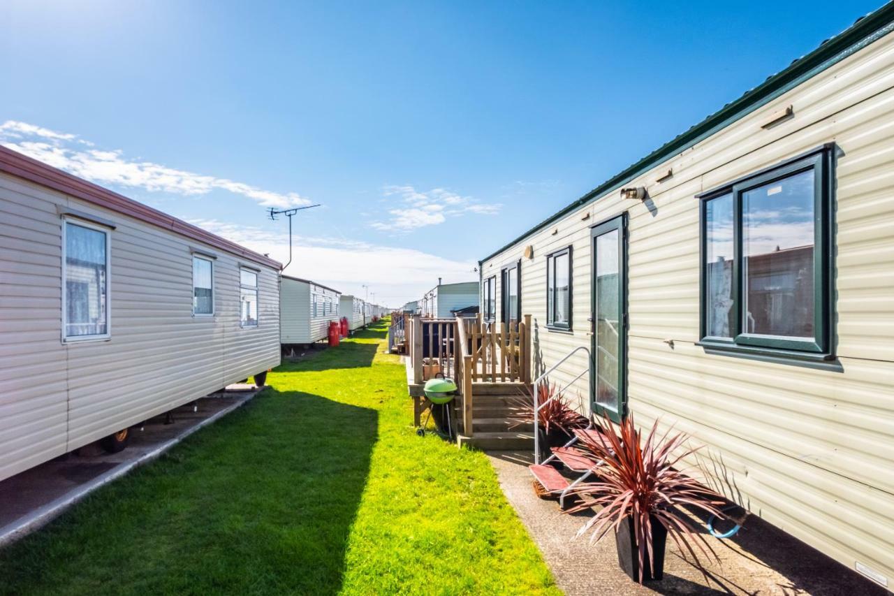 Caravan Beach Holiday Hotel Saint Osyth ภายนอก รูปภาพ