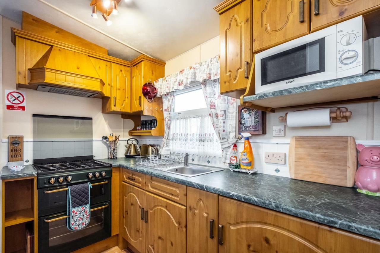 Caravan Beach Holiday Hotel Saint Osyth ภายนอก รูปภาพ